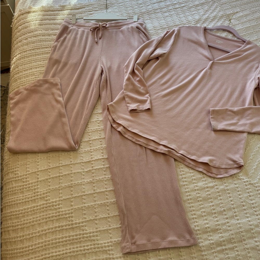 Lands End Pajama Set - Picture 9 of 14